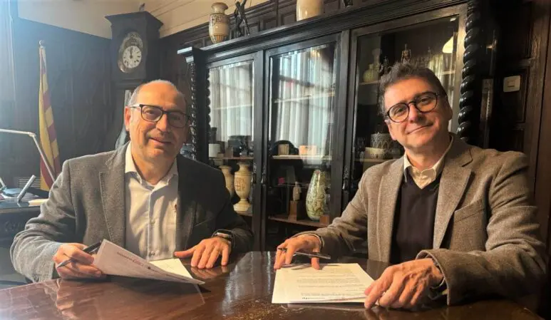 Fundació .cat and Escola del Treball join forces to boost digital Catalan monitoring.