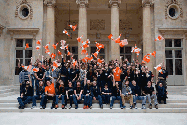 Send a video to the moon to celebrate the birthday of VLC media player