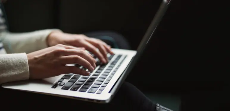 Les empreses d’entre 3 i menys de 10 treballadors ja poden demanar els ajuts del Kit Digital