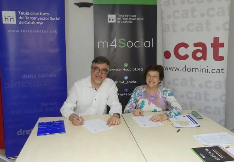 Fundació puntCAT signs a partnership agreement with Taula del Tercer Sector