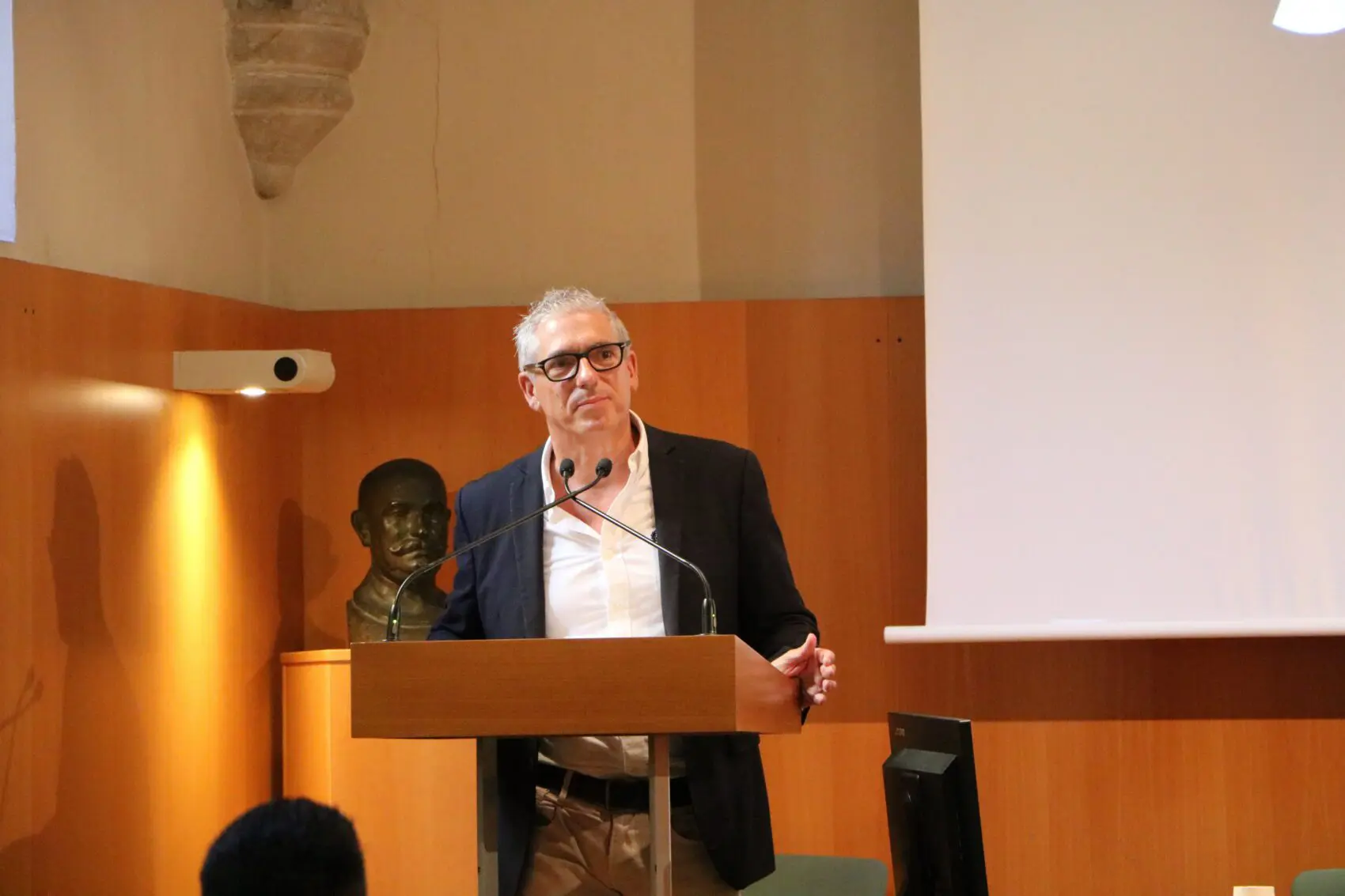 If I can’t type the ‘l·l’, it’s not my Internet