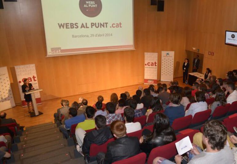 Más de 1.800 estudiantes diseñan webs en catalán para familiarizarse con las nuevas tecnologías